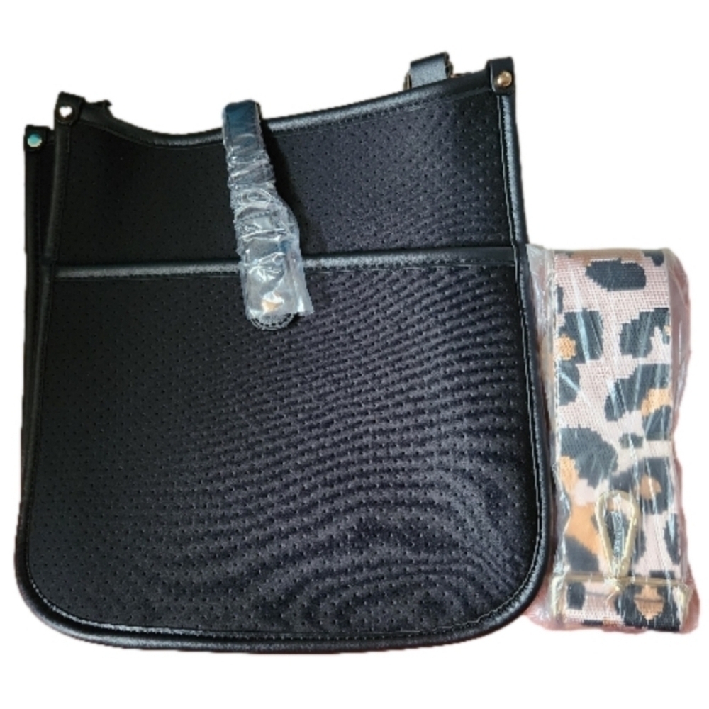 THREADED 🍐 PEAR *** NWT*** NEOPRENE COURIER BAG